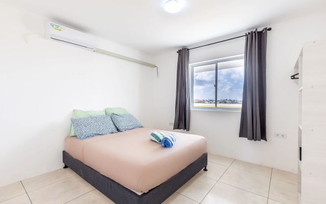 Jan Thiel's Hidden Gem! 2BR Apt W/ Pool & Free Parking