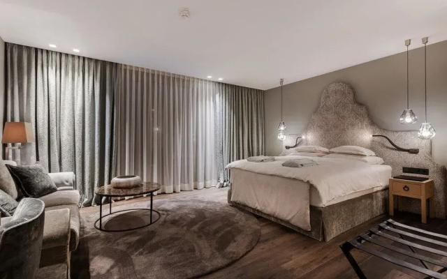 Eva Hof Lakeside Suites