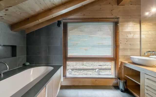 Chalet Saint-Gervais-les-Bains, 6 pièces, 12 personnes - FR-1-663-1