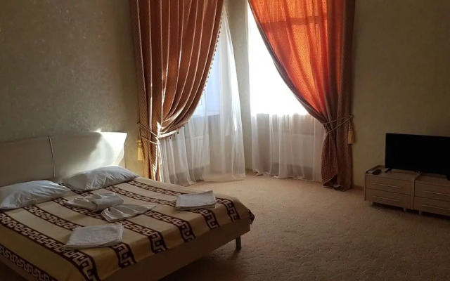Гуэнос Плаза