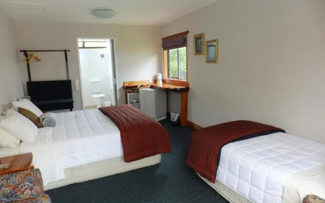 Ropatinis Homestay Bed  Breakfast