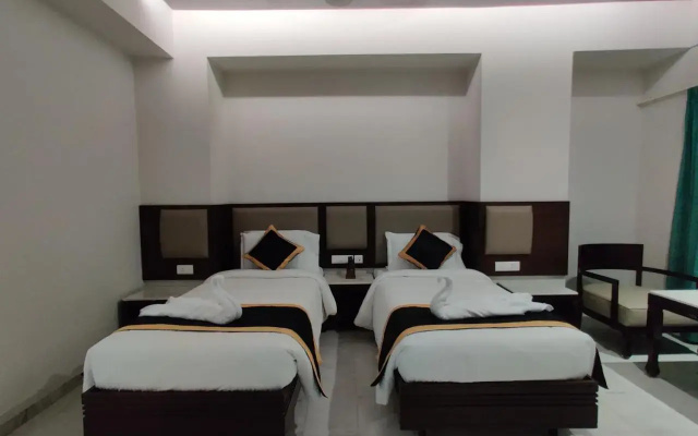 Hotel Saratharajans
