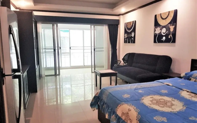 Large Studio Baan Suan Lalana