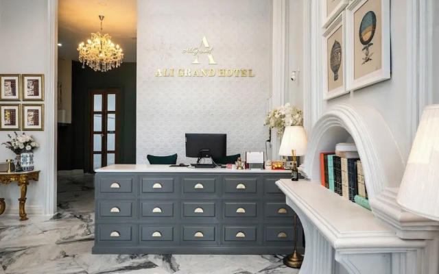 Ali Grand Hotel