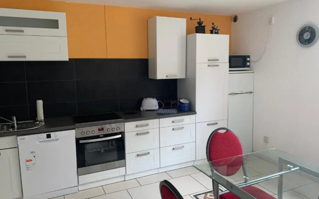 Ferienwohnung 1 Souterrainfenster