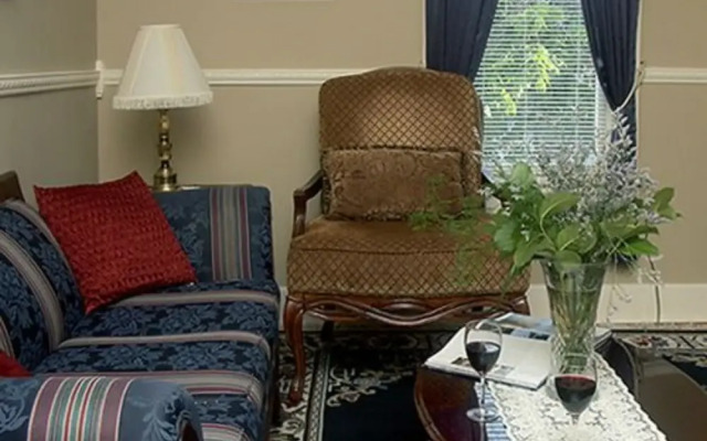 Heartstone Inn B&B & Cottages