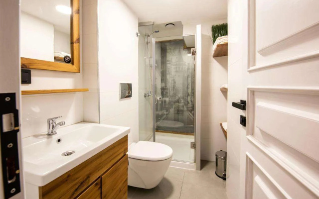 Bguest Pera Suites