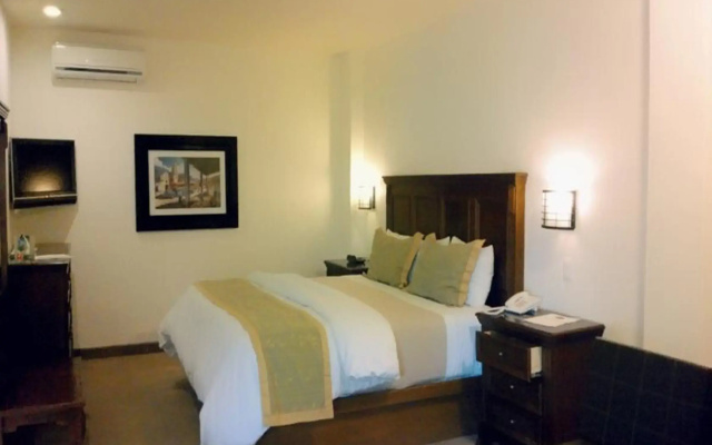 Hecthorny San Carlos Tequisquiapan, BW Signature Collection