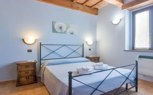 Cozy Farmhouse in Apecchio with Hot Tub
