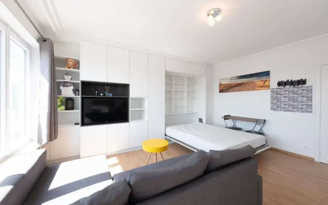 Cozy Studio With Terrace and Stunning View