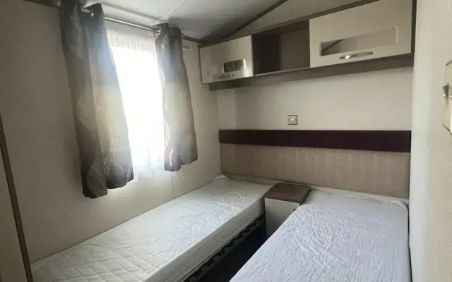 2 bed Platinum-sleeps 6-decking-free Parking