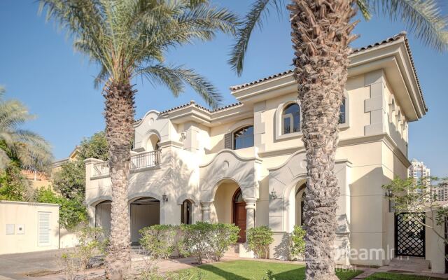 Отель Dream Inn Dubai-Luxury Palm Beach Villa вид на фасад