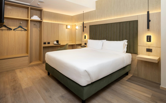 Holiday Inn Naples by IHG