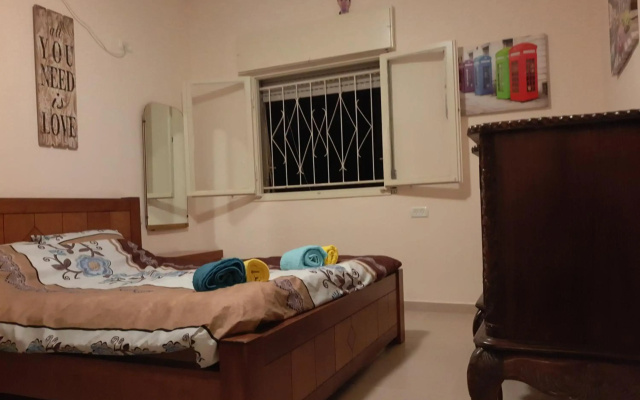 3 Stairs Only to Cozy Flat on Hillel st