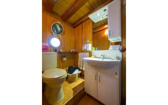 Dm Yachting - 7 Night Cruise Sun-Sun
