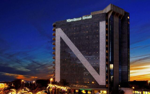 The Nicolaus Hotel Бари вид на фасад