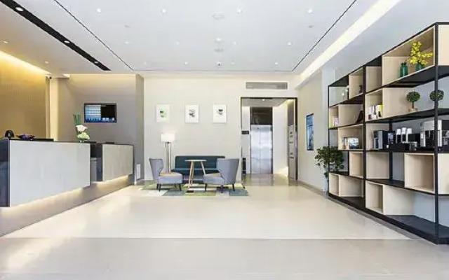 Homeinn Selected Hotel (Nanjing New City Plaza Longjiang Subway Station)