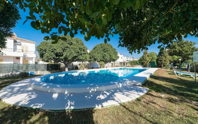 Ropit in Alc dia With 2 Bedrooms and 1 Bathrooms