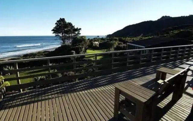 Breakers Boutique Accommodation