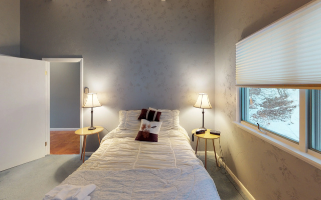 Silver Spring Chalet