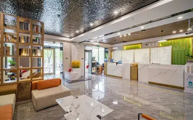 Urba Hotel (Kashgar Ancient City Donghu Park)