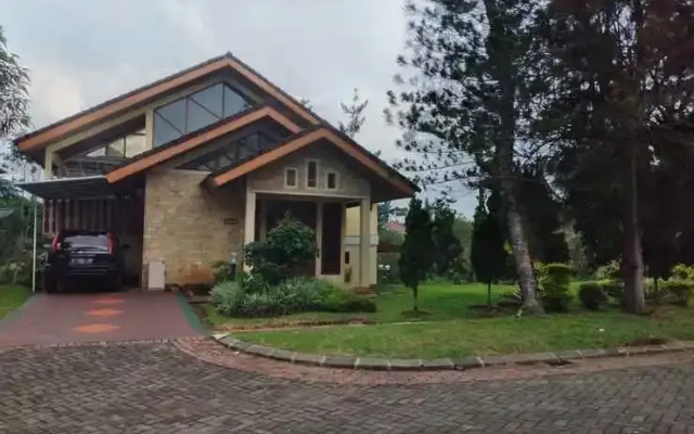 Santibis Villa Kota Bunga Swiss