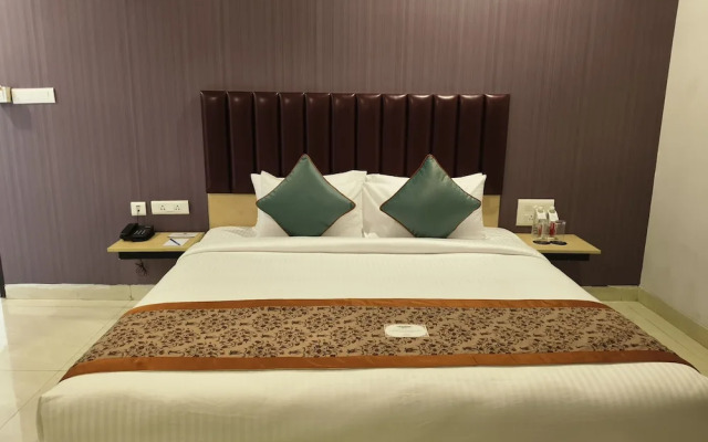 Hotel Grand Continent Hitech City, Laxmi Cyber City