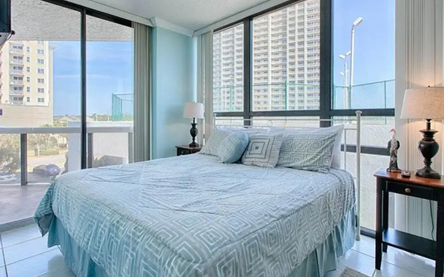 Surfside Resort 0L7