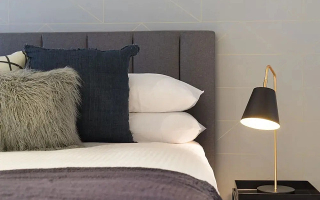 Central 1-bedroom Apartment With City Views