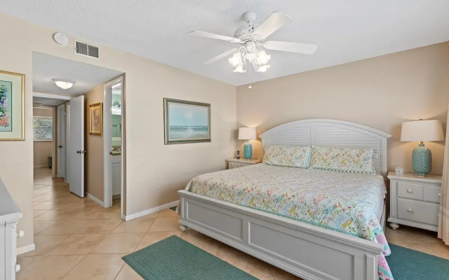 Sea Coast Gardens III 208