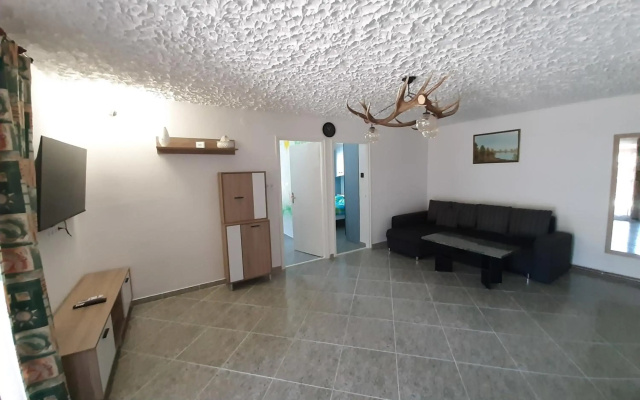 4 féröhelyes apartman