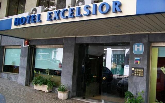 Hotel Excelsior Лиссабон вид на фасад