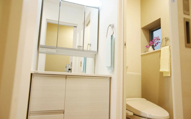 Poly Hostel Osaka