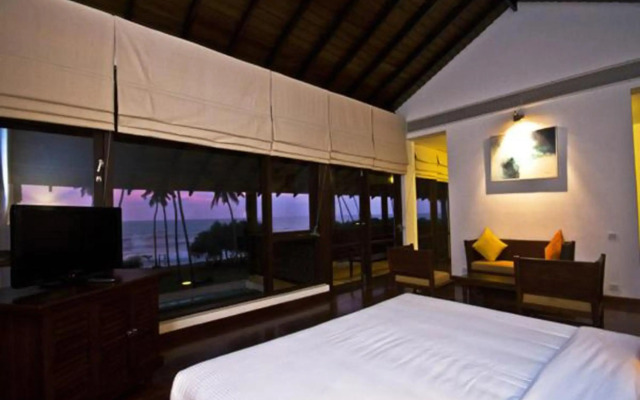 Grand Beach Hotel Wadduwa