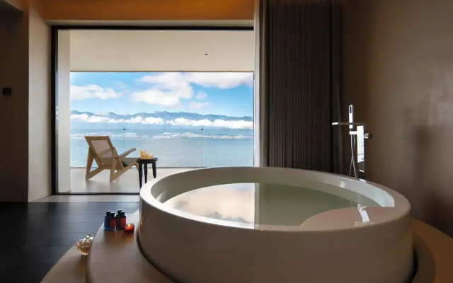 Dali Rushi Jiuxi Sea View Holiday Inn