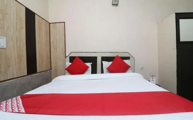 OYO 25037 Hotel Taj Heaven