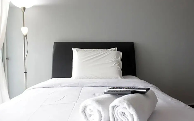 Trendy Studio Room at Galeri Ciumbuleuit 1 Apartment near UNPAR By Travelio