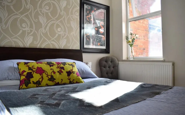 1 Bedroom Garden Flat in North West London