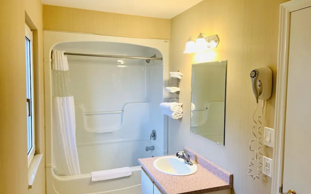 Toronto Lakeshore Hotel
