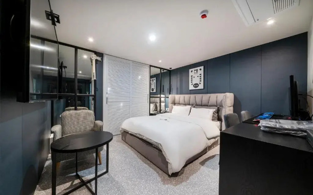 Gorilla Hotel the  Wonju