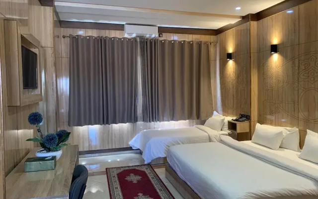 Hotel Oasis Palace