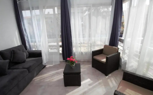 HACIENDA- Grand studio dans le centre avec vue mer