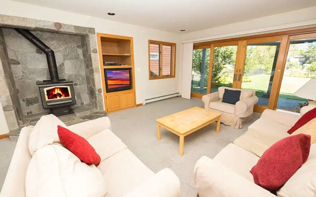1803 Venice Drive 4 Bedroom Home