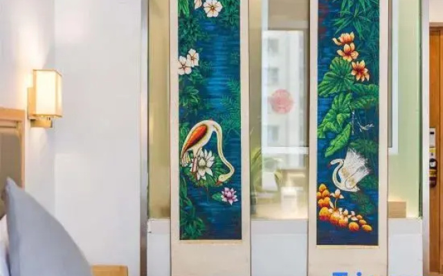 Shichun Huayu Apartment