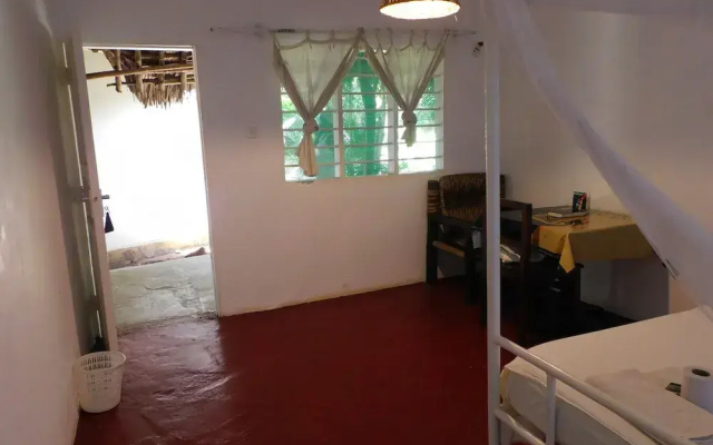 Курортный Отель Travellers Inn Resort Malindi