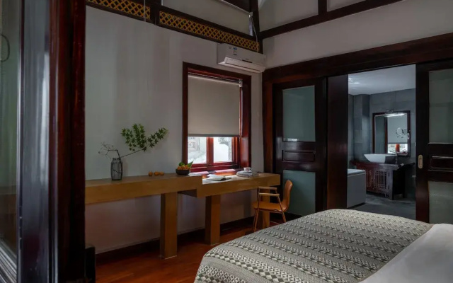 Junbo Lishui'an Courtyard (Lijiang Ancient City Branch)