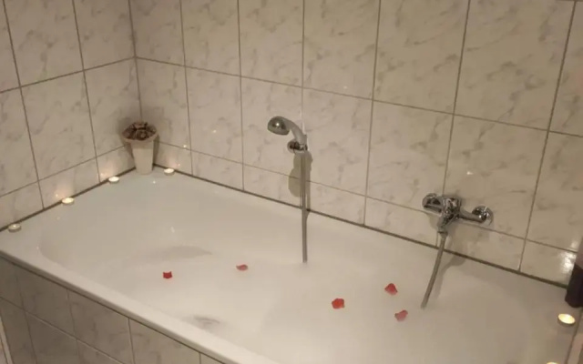 Apartment Wesseling Nauerz
