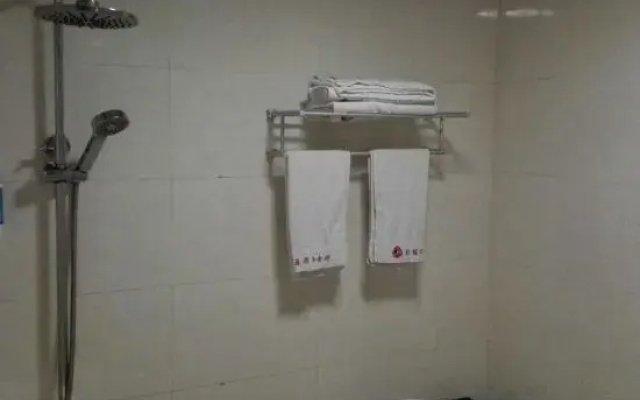 Yuyang Julong Hotel