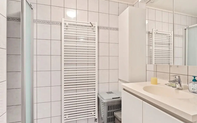 Flat With Terrace & Play Area