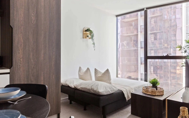 A Chic 2BR Apt Right Next to Melbourne Central